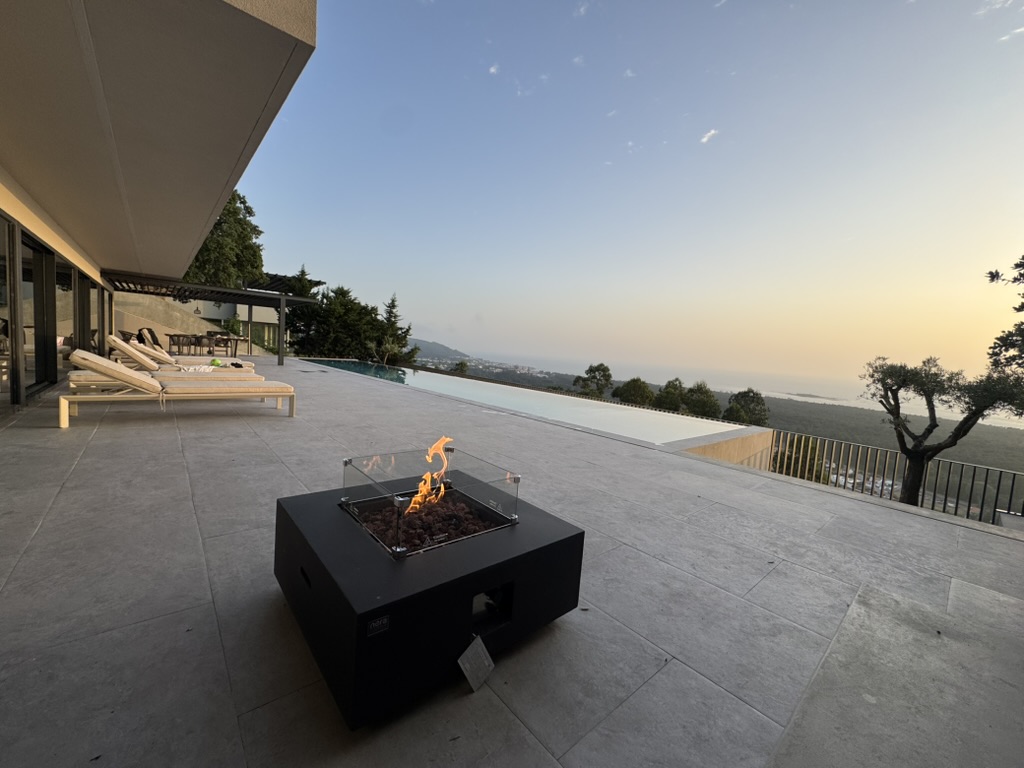 Feuerstelle am Pool